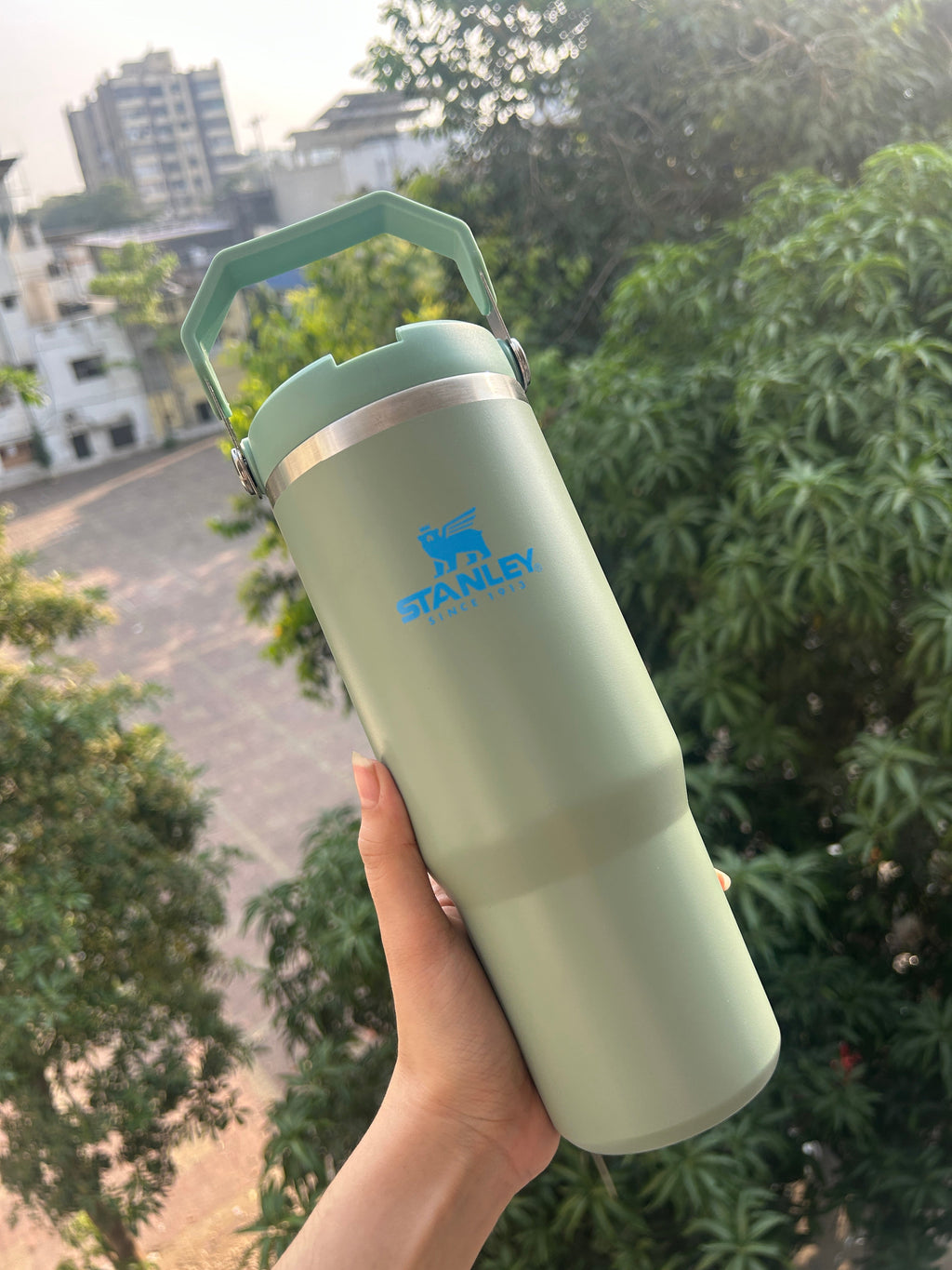 Stanley Iceflow™ Flip Straw Tumbler Leak Proof | 30 OZ (900 ml)